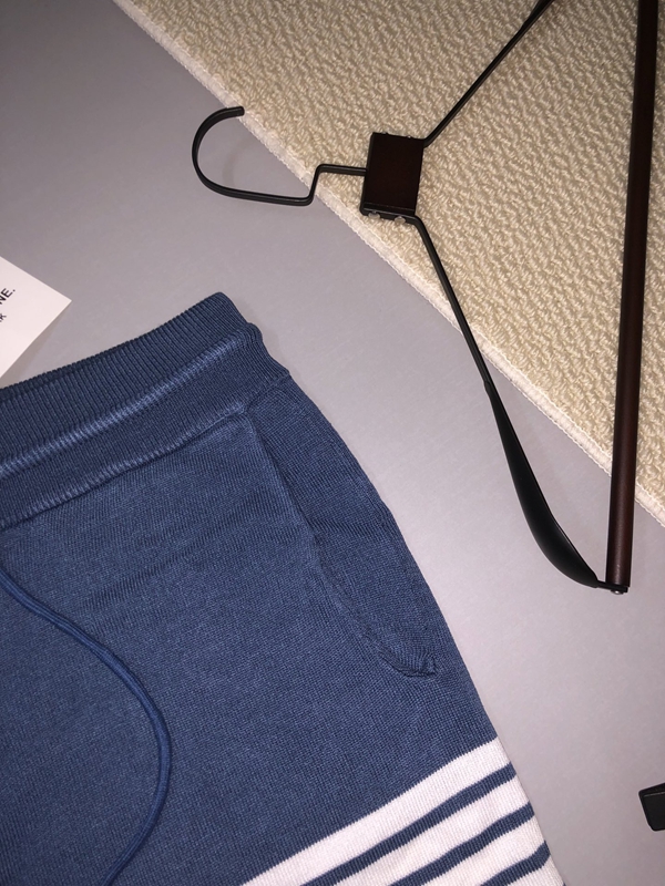 ブランドハーフパンツ側面デザイン